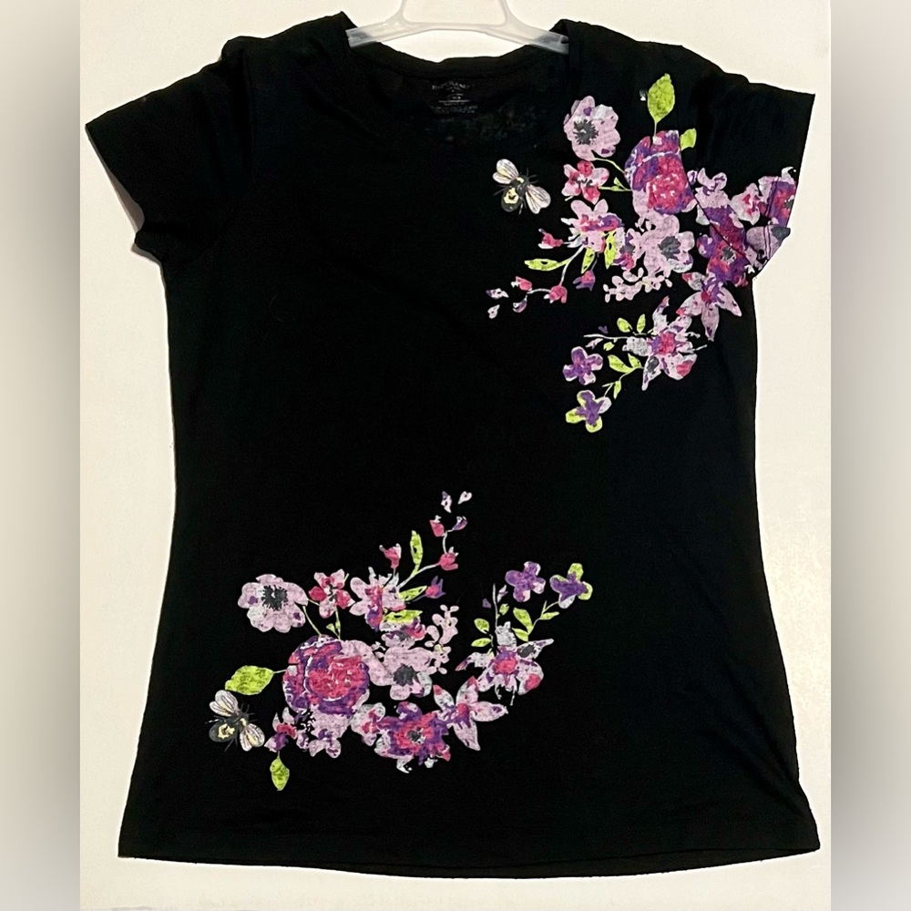 4/$20 Esperanza New York Women Black Floral shortsleeve Round Neck TShirt Size:S